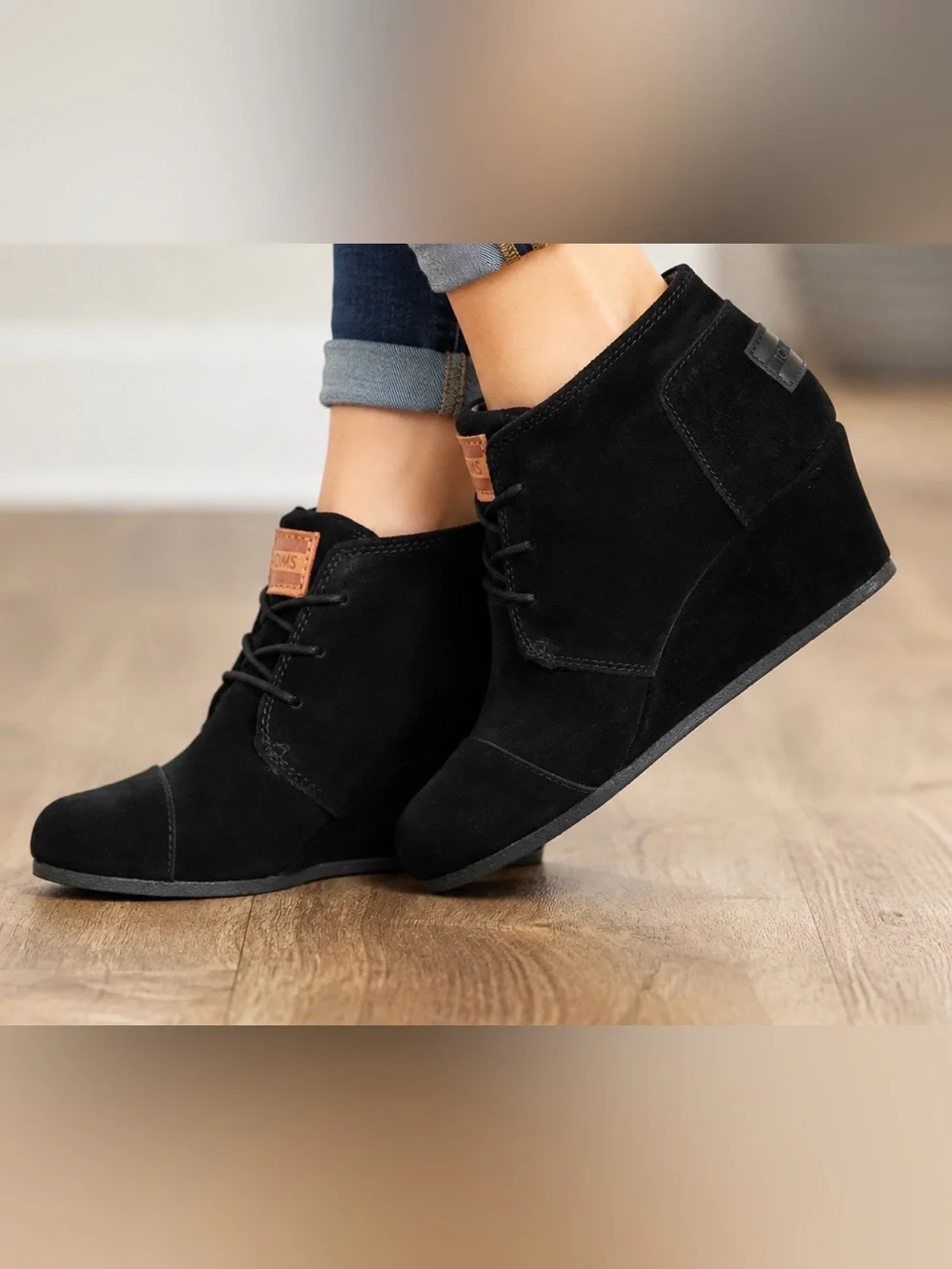 TOMS Girls Kids Desert Wedge Bootie Black Suede 6 Big Kid Youth NWOT